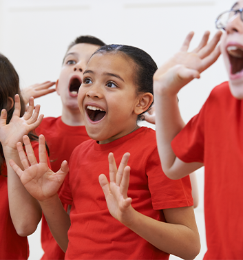 Drama girl red gasp 353x378 1