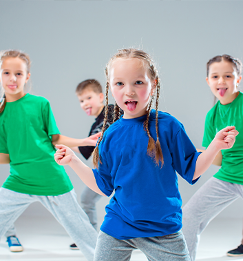 Street Dance girls plaits 353x378 1