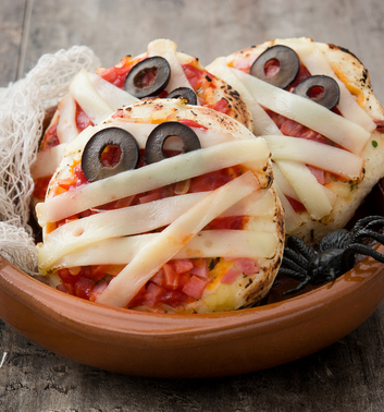 Scare Away Processed Sugar with these Healthy Halloween Treats and Recipes 4 Mummy mini pizzas