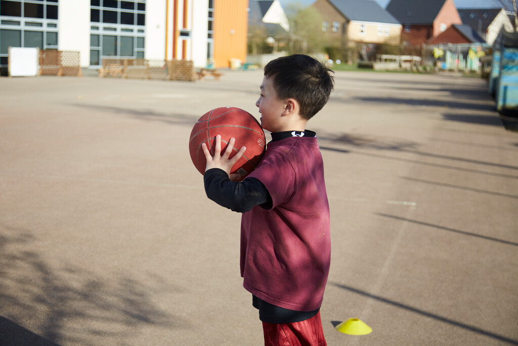 Ofsted requirements after-school clubs need to meet 1 Both after-school clubs and holiday clubs are beneficial to parents for childcare purposes.