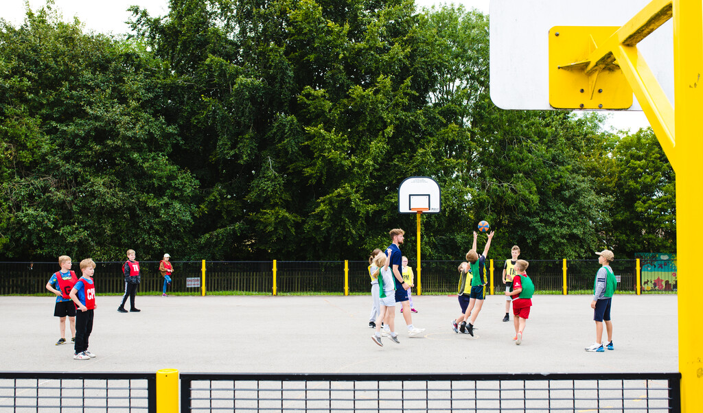 The Top 5 Benefits of Sport in Primary Schools 4 Team sports can build a sense of pride.