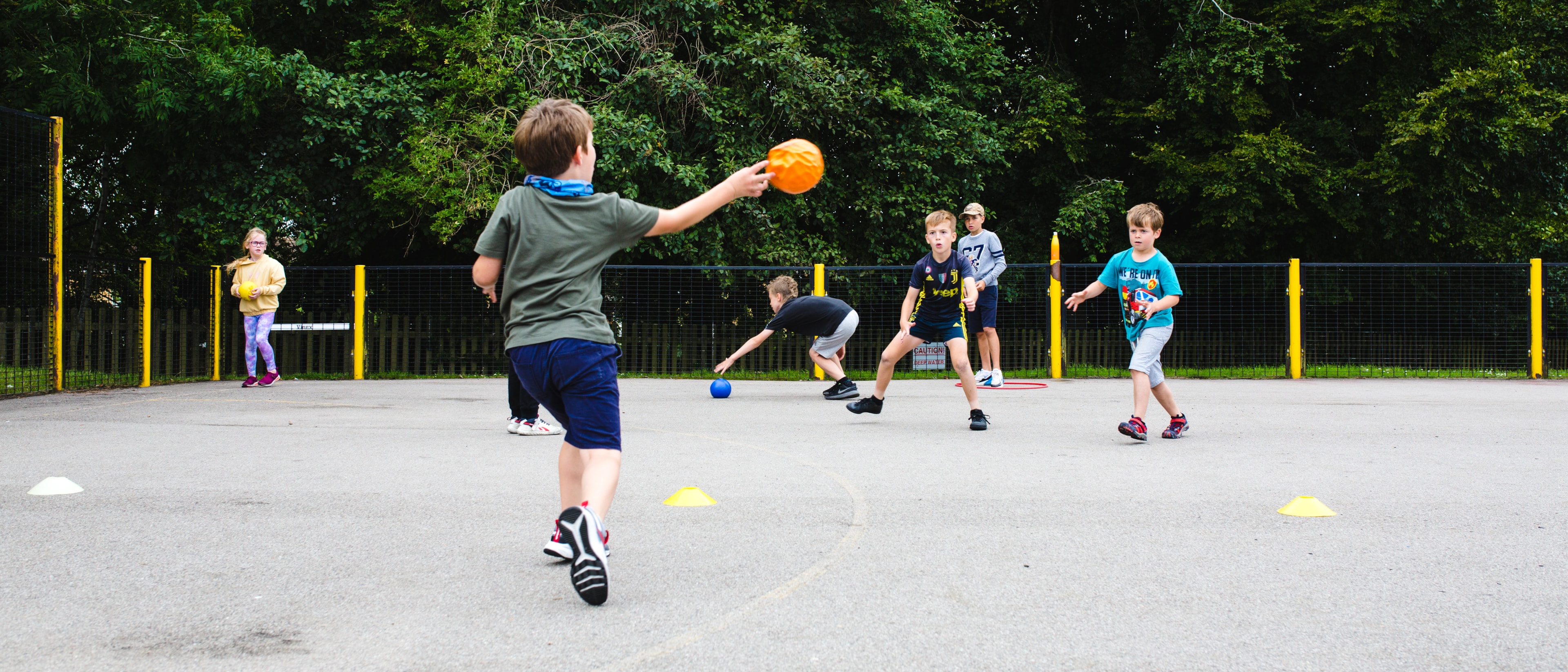 What are the best school sports to teach? 6 Young people often enjoy ball games.