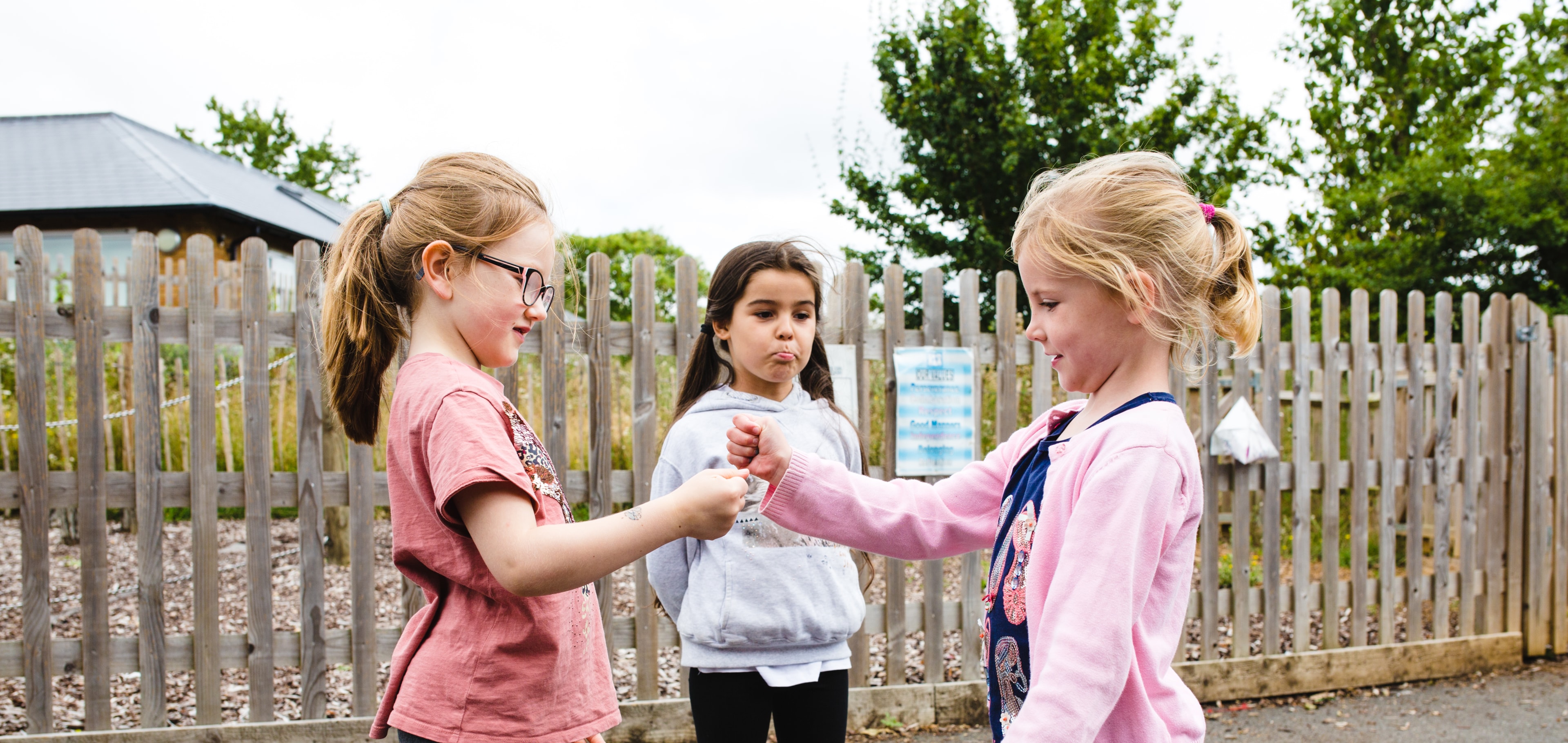 What are the best school sports to teach? 2 School sport should be available to boys and girls.